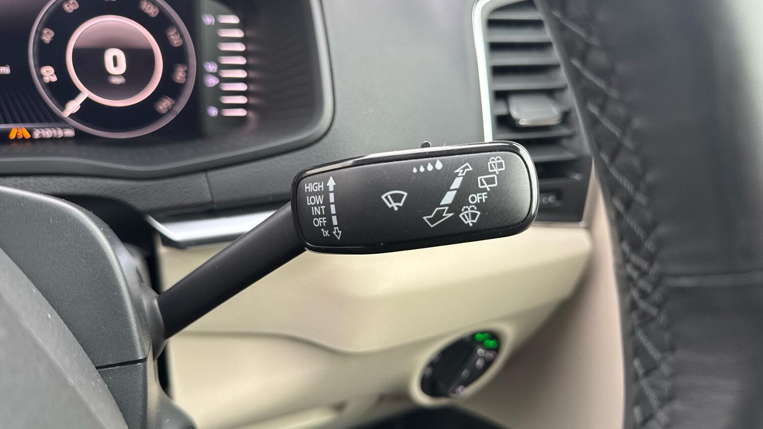 Used Skoda Karoq 2018 for sale - 77216160: Photo 35