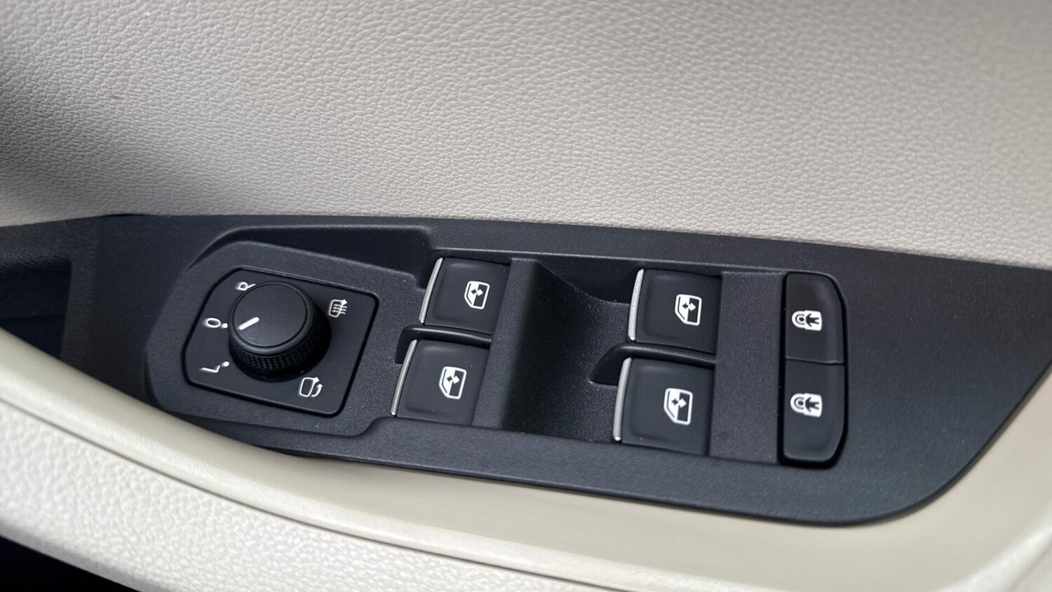 Used Skoda Karoq 2018 for sale - 77216160: Photo 36