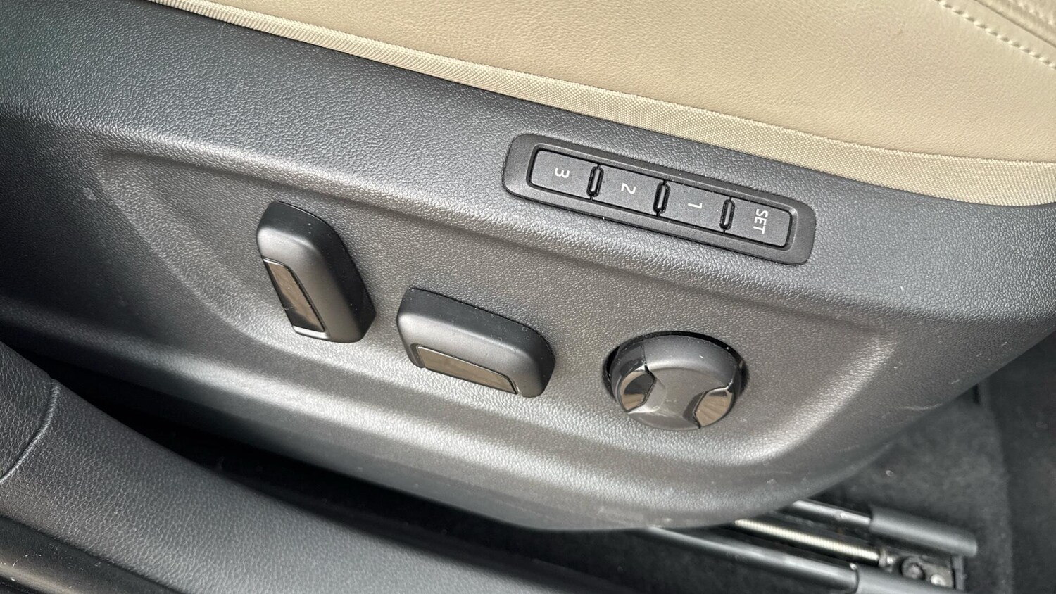 Used Skoda Karoq 2018 for sale - 77216160: Photo 38