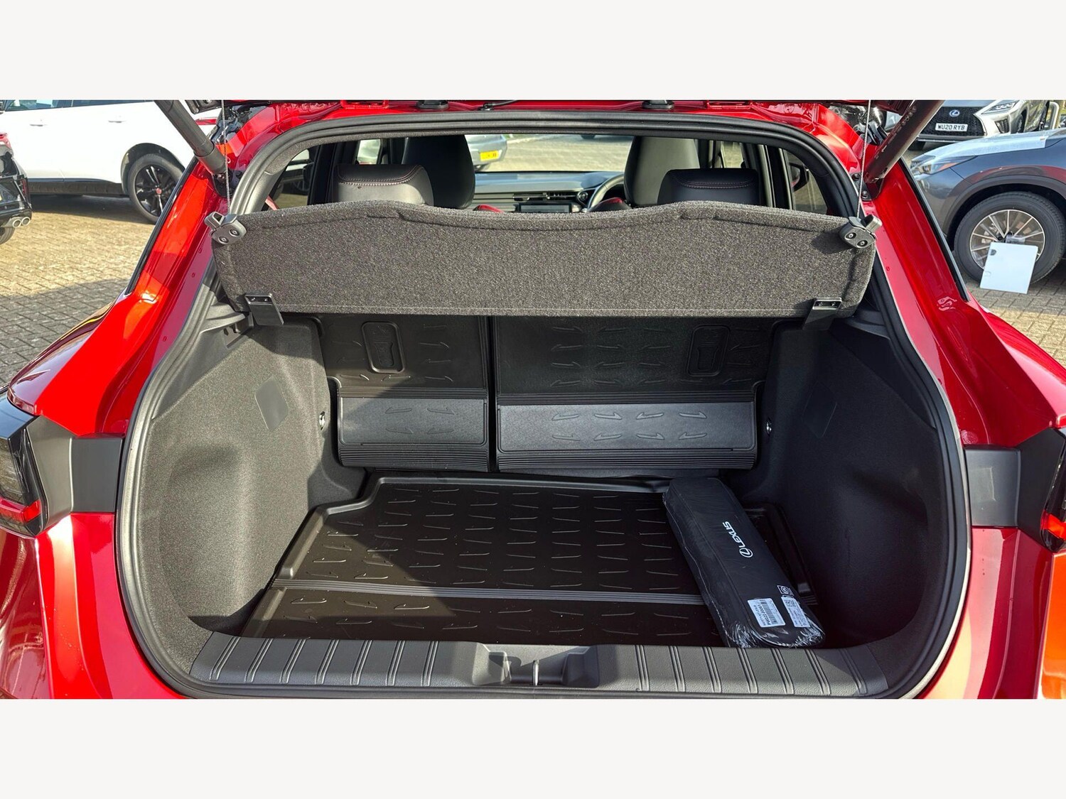 Used Lexus LBX for sale - 77969790: Photo 17