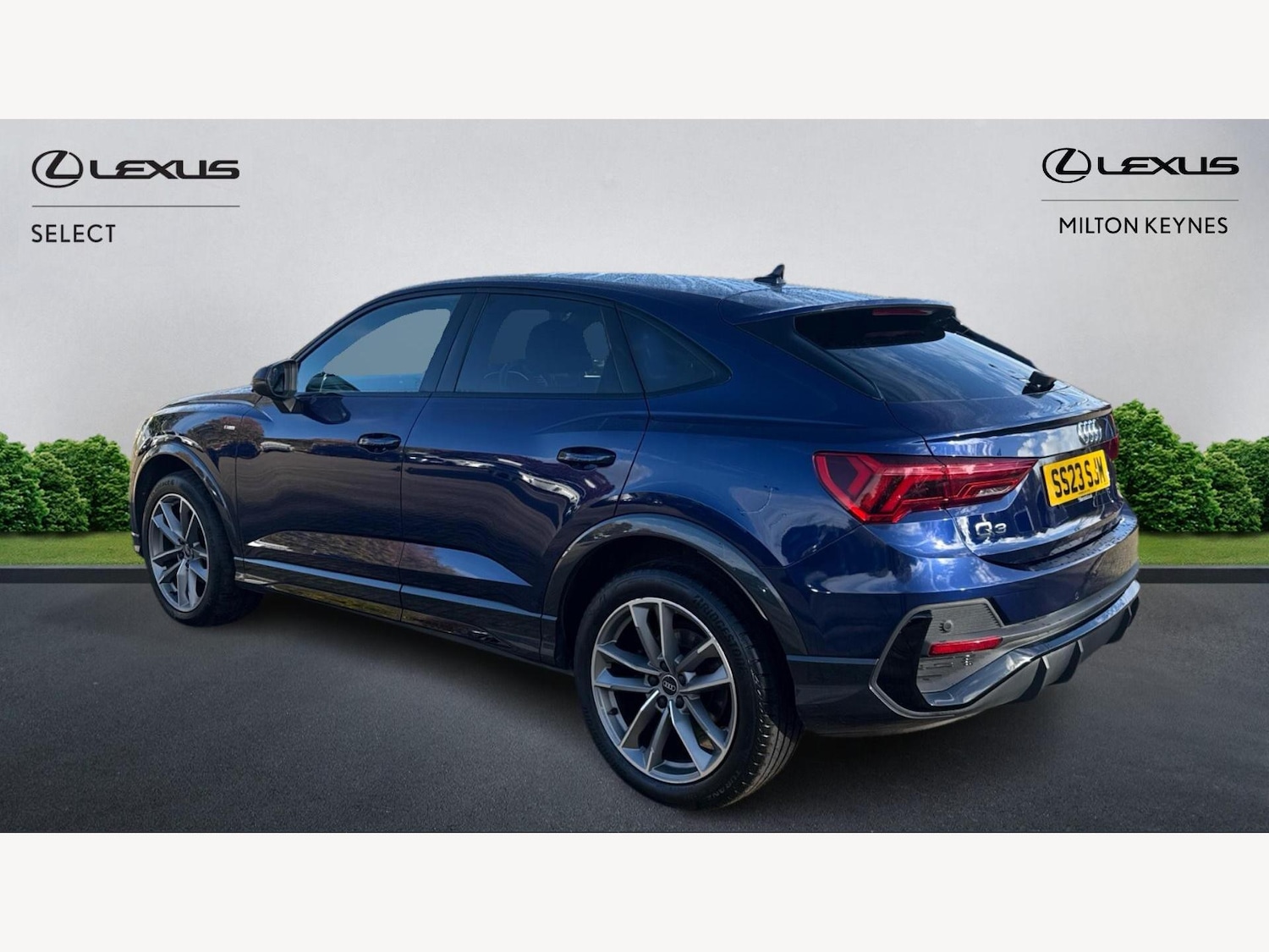 Used Audi Q3 2023 for sale - 76326063: Photo 2