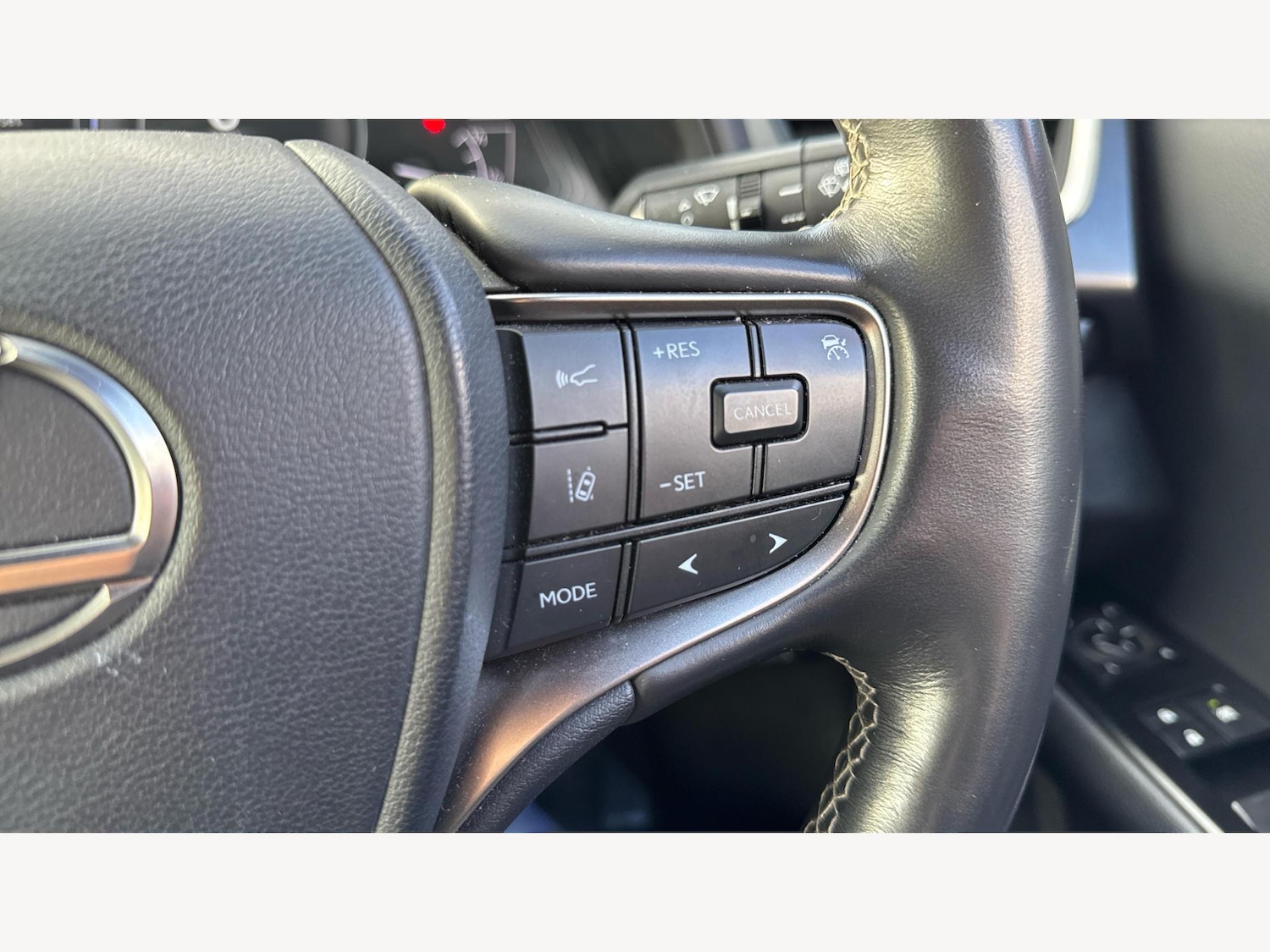 Used Lexus UX 2021 for sale - 76689904: Photo 32