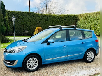 Used Renault Grand Scenic 2013 for sale - 76646476: Photo