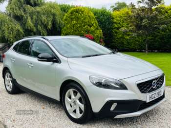 2016 - D2 [120] Cross Country Lux Nav 5dr