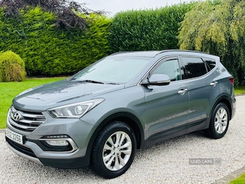 Used Hyundai Santa Fe 2017 for sale - 75590002: Photo