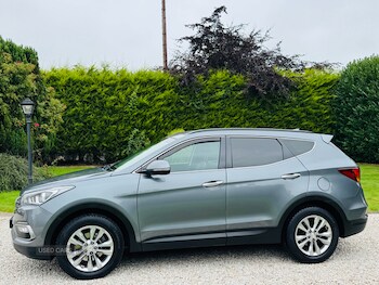 Used Hyundai Santa Fe 2017 for sale - 75590002: Photo