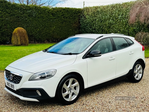 Used Volvo V40 2016 for sale - 76634558: Photo 2