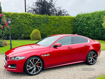 Used Jaguar XE 2016 for sale - 79362882: Photo