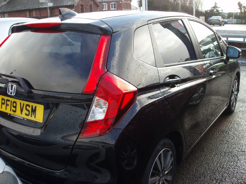 Used Honda Jazz 2019 for sale - 76848065: Photo 2