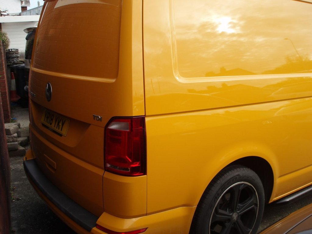Used Volkswagen Transporter 2018 for sale - 76711092: Photo 3