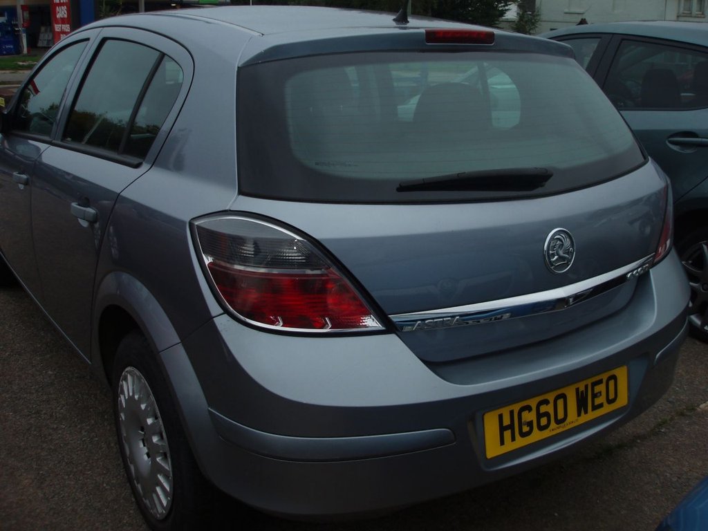 Used Vauxhall Astra 2010 for sale - 76235598: Photo 2