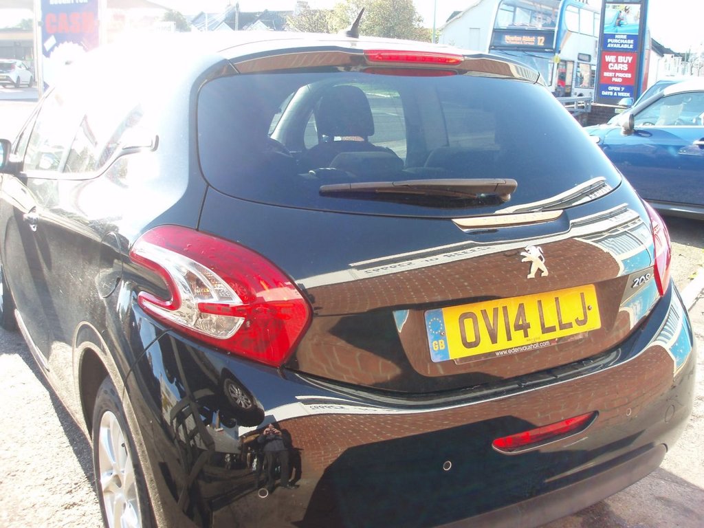Used Peugeot 208 2014 for sale - 76655304: Photo 2