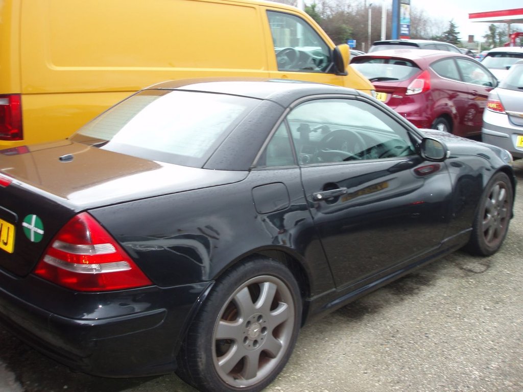 Used Mercedes-Benz SLK 2003 for sale - 77369131: Photo 2