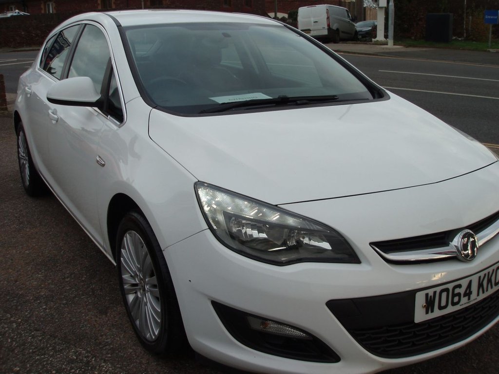 Used Vauxhall Astra 2015 for sale - 77080279: Photo 1