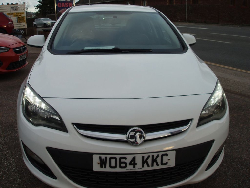 Used Vauxhall Astra 2015 for sale - 77080279: Photo 2