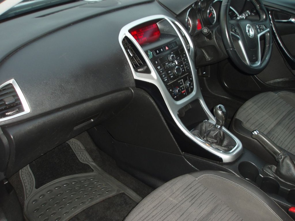 Used Vauxhall Astra 2015 for sale - 77080279: Photo 9