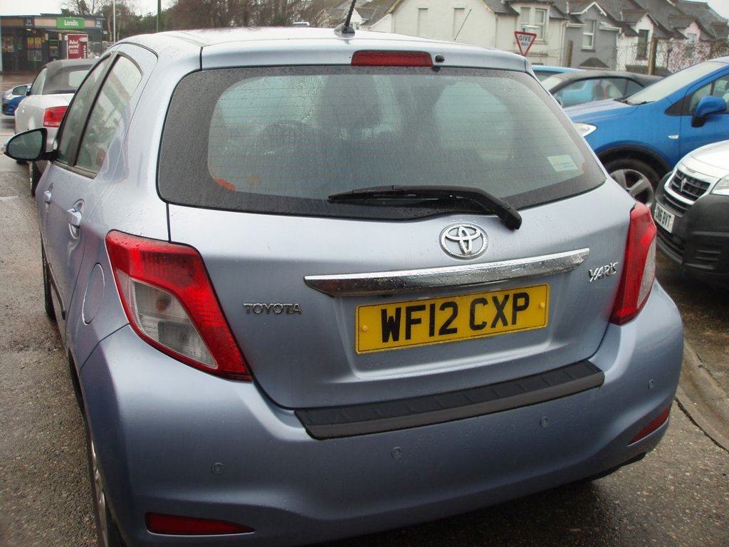 Used Toyota Yaris 2012 for sale - 77693145: Photo 2