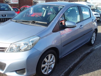 Used Toyota Yaris 2012 for sale - 77693145: Photo