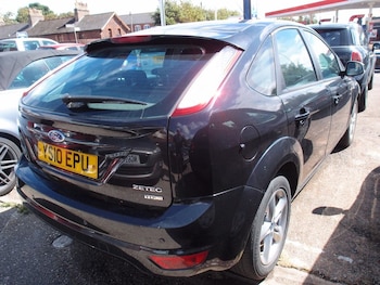 Used Ford Focus 2010 for sale - 75703798: Photo