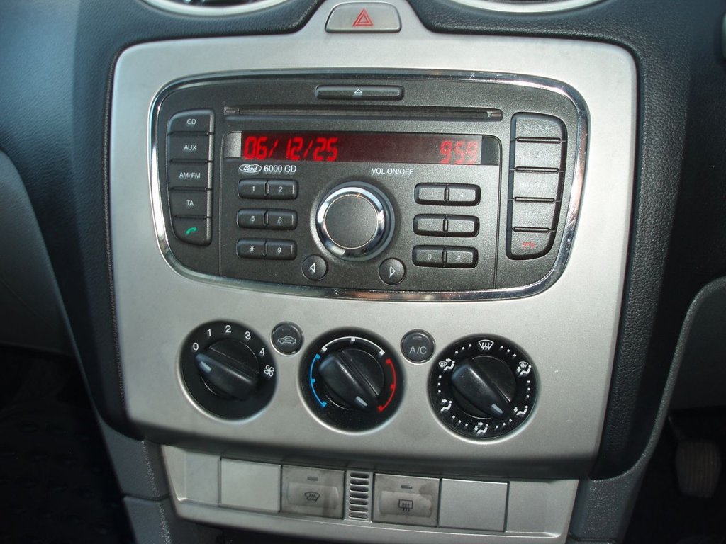 Used Ford Focus 2010 for sale - 75891744: Photo 12