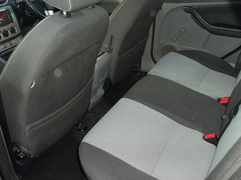 Used Ford Focus 2010 for sale - 75891744: Photo 9