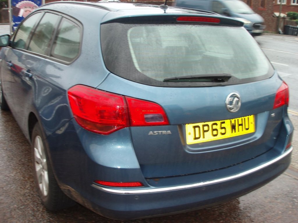 Used Vauxhall Astra 2015 for sale - 76582512: Photo 2