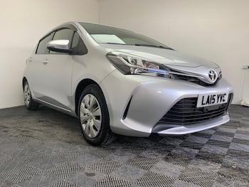 Used Toyota Yaris 2015 for sale - 79821538: Photo