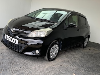 Used Toyota Yaris 2013 for sale - 79645383: Photo