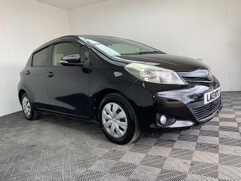 Used Toyota Yaris 2013 for sale - 79645383: Photo