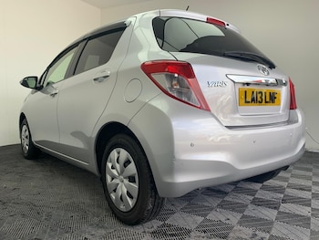 Used Toyota Yaris 2013 for sale - 79645154: Photo