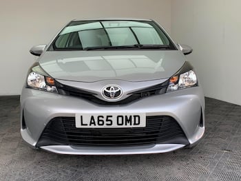 Used Toyota Yaris 2015 for sale - 79657673: Photo