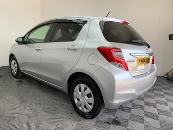 Used Toyota Yaris 2015 for sale - 79657673: Photo