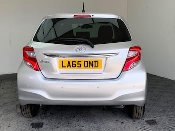 Used Toyota Yaris 2015 for sale - 79657673: Photo