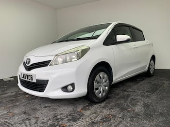 Used Toyota Yaris 2011 for sale - 79750616: Photo
