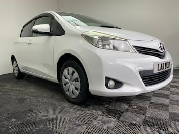 Used Toyota Yaris 2011 for sale - 79750616: Photo