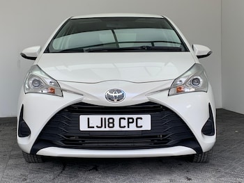Used Toyota Yaris 2018 for sale - 79646132: Photo