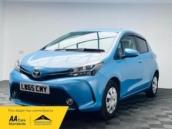 Used Toyota Yaris 2015 for sale - 79657610: Photo