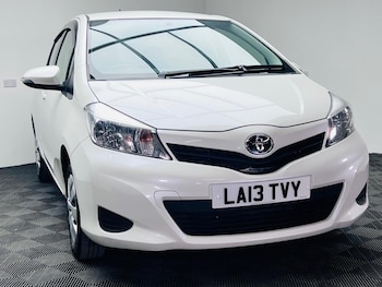 Used Toyota Yaris 2013 for sale - 79645789: Photo