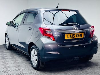 Used Toyota Yaris 2015 for sale - 79657710: Photo