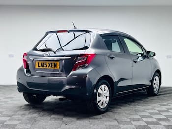 Used Toyota Yaris 2015 for sale - 79657710: Photo
