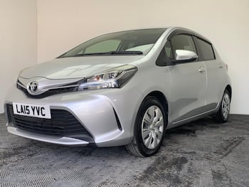 Used Toyota Yaris 2015 for sale - 79670130: Photo