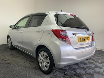 Used Toyota Yaris 2015 for sale - 79670130: Photo