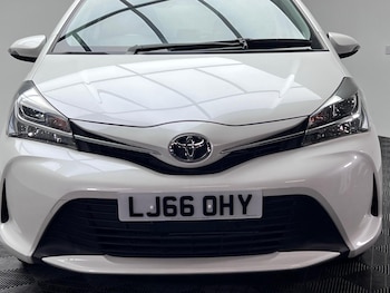Used Toyota Yaris 2016 for sale - 79645588: Photo
