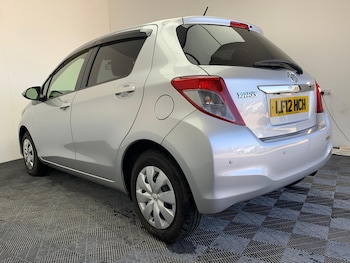 Used Toyota Yaris 2012 for sale - 79645222: Photo