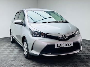 Used Toyota Yaris 2015 for sale - 79657606: Photo