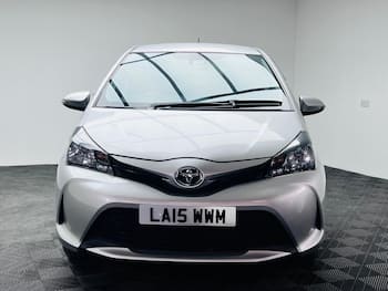 Used Toyota Yaris 2015 for sale - 79657606: Photo