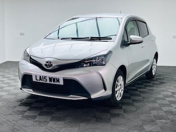 Used Toyota Yaris 2015 for sale - 79657606: Photo
