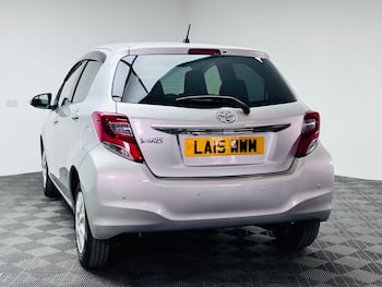 Used Toyota Yaris 2015 for sale - 79657606: Photo