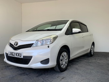 Used Toyota Yaris 2013 for sale - 79645310: Photo