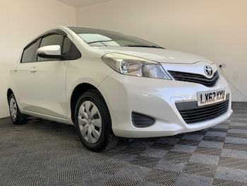 Used Toyota Yaris 2013 for sale - 79645310: Photo